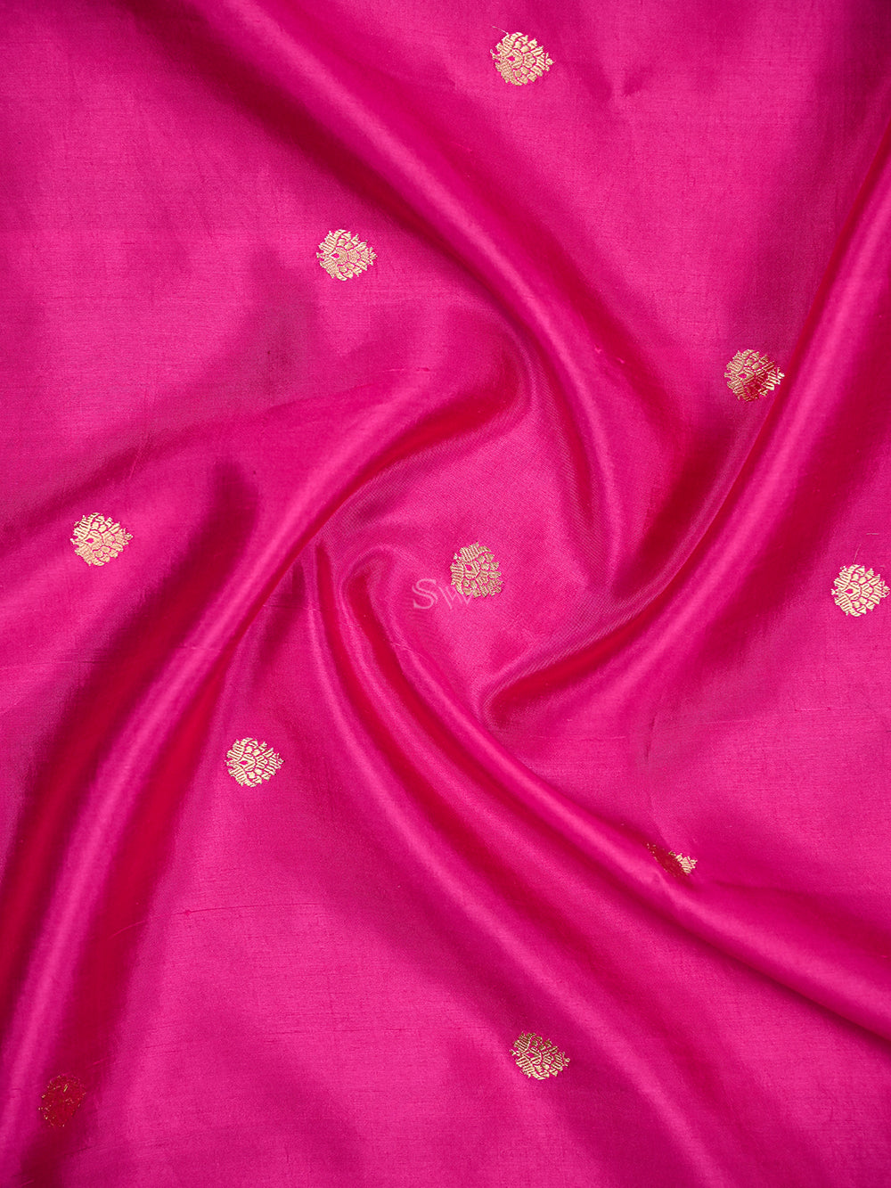Magenta Booti Katan Silk Handloom Banarasi Saree