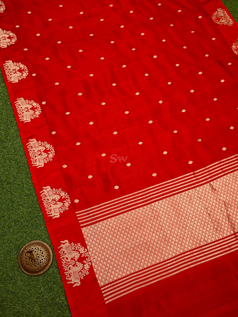 Red Booti Katan Silk Handloom Banarasi Saree - Sacred Weaves