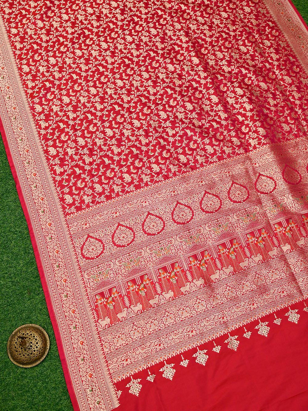 Magenta Red Shikargah Katan Silk Handloom Banarasi Saree