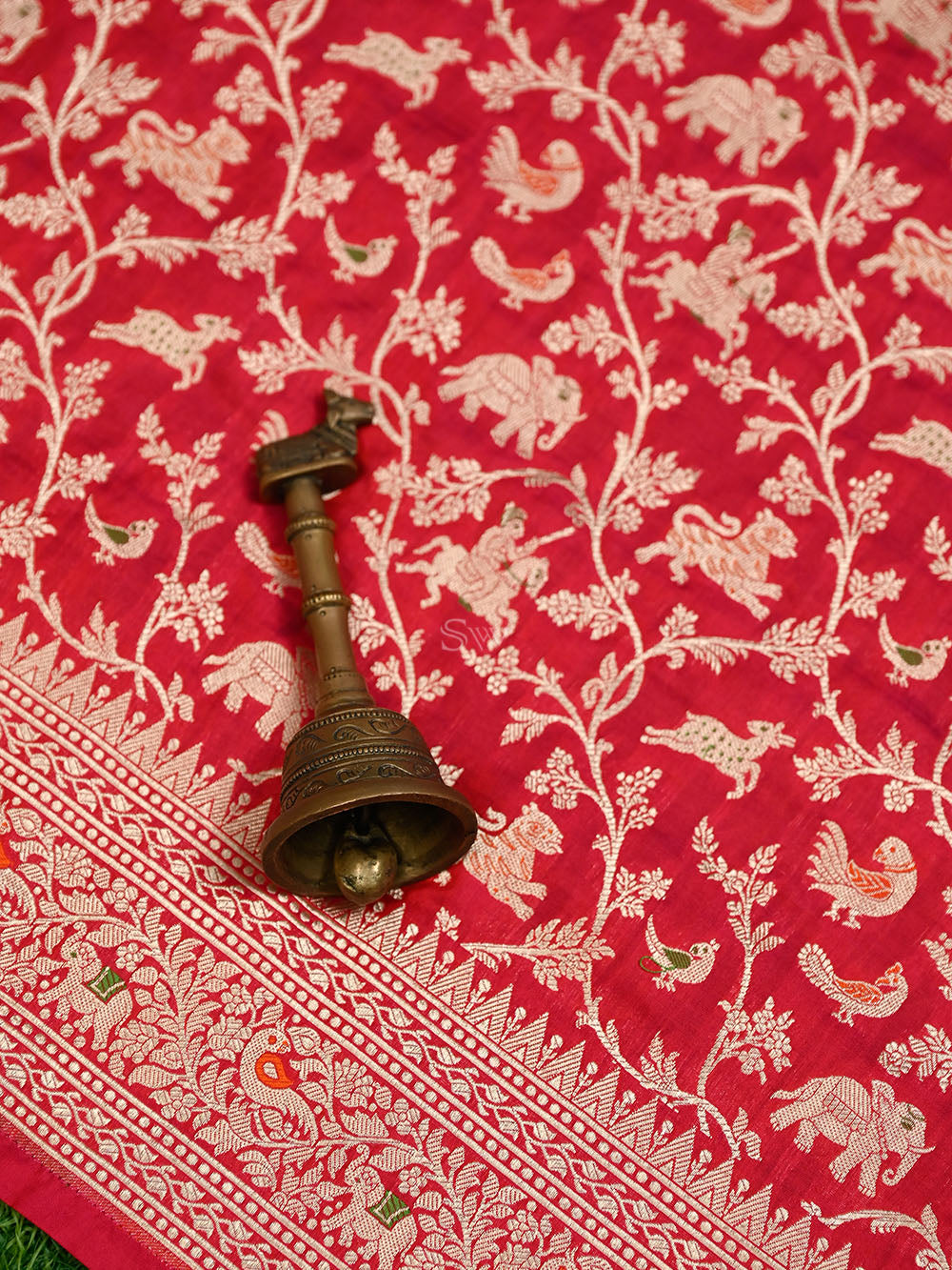 Magenta Red Shikargah Katan Silk Handloom Banarasi Saree