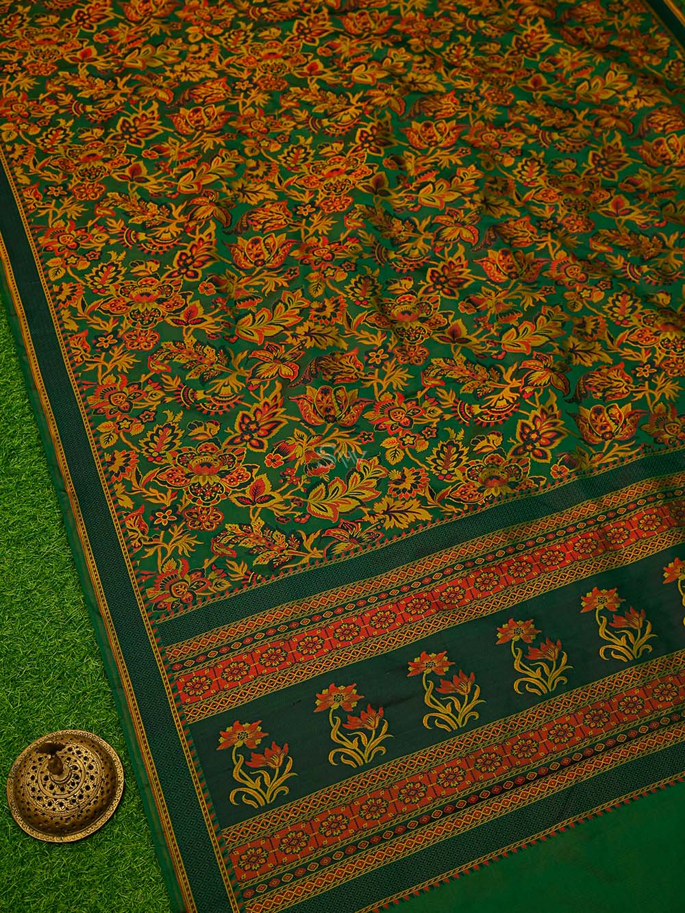 Bottle Green Tanchoi Satin Silk Handloom Banarasi Saree