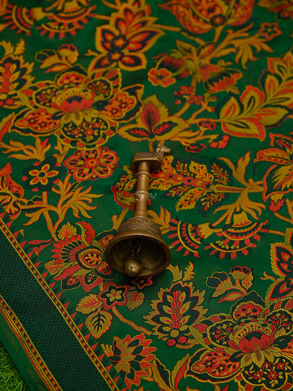 Bottle Green Tanchoi Satin Silk Handloom Banarasi Saree