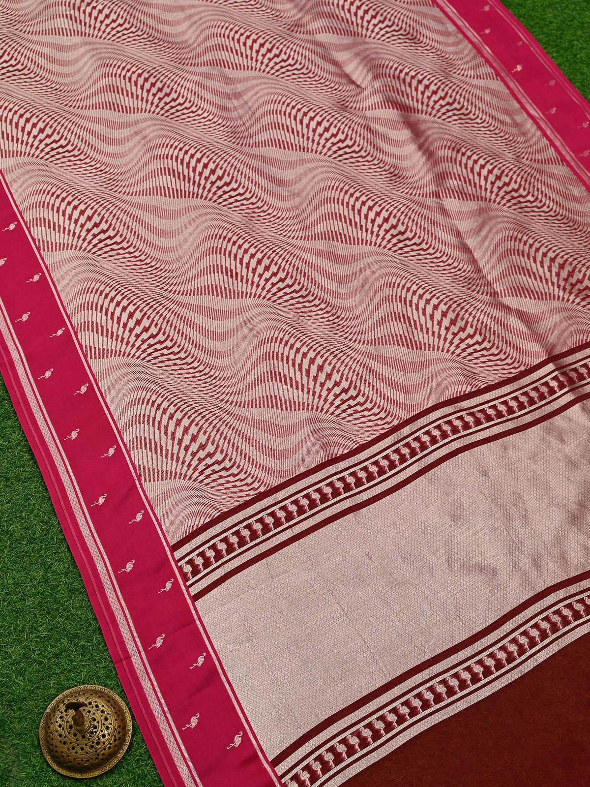 Magenta Silk Brocade Handloom Banarasi Saree - Sacred Weaves