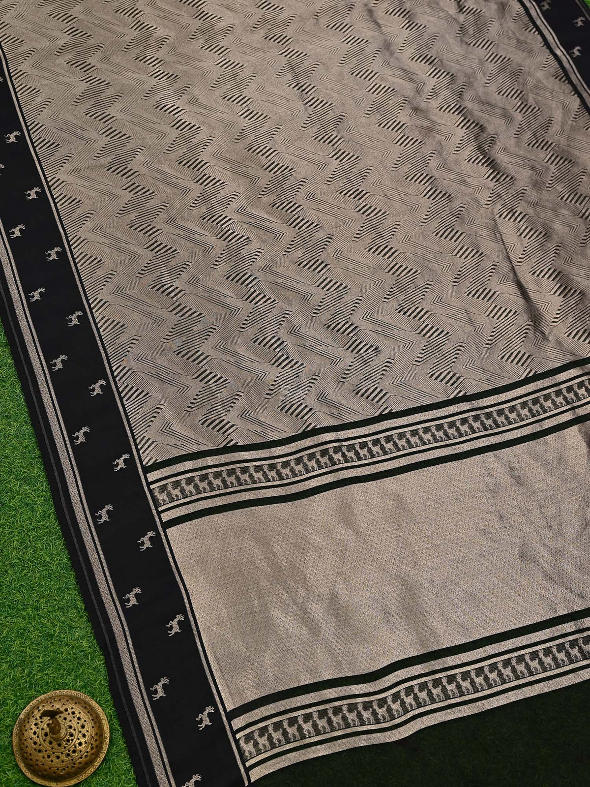 Black Silk Brocade Handloom Banarasi Saree - Sacred Weaves
