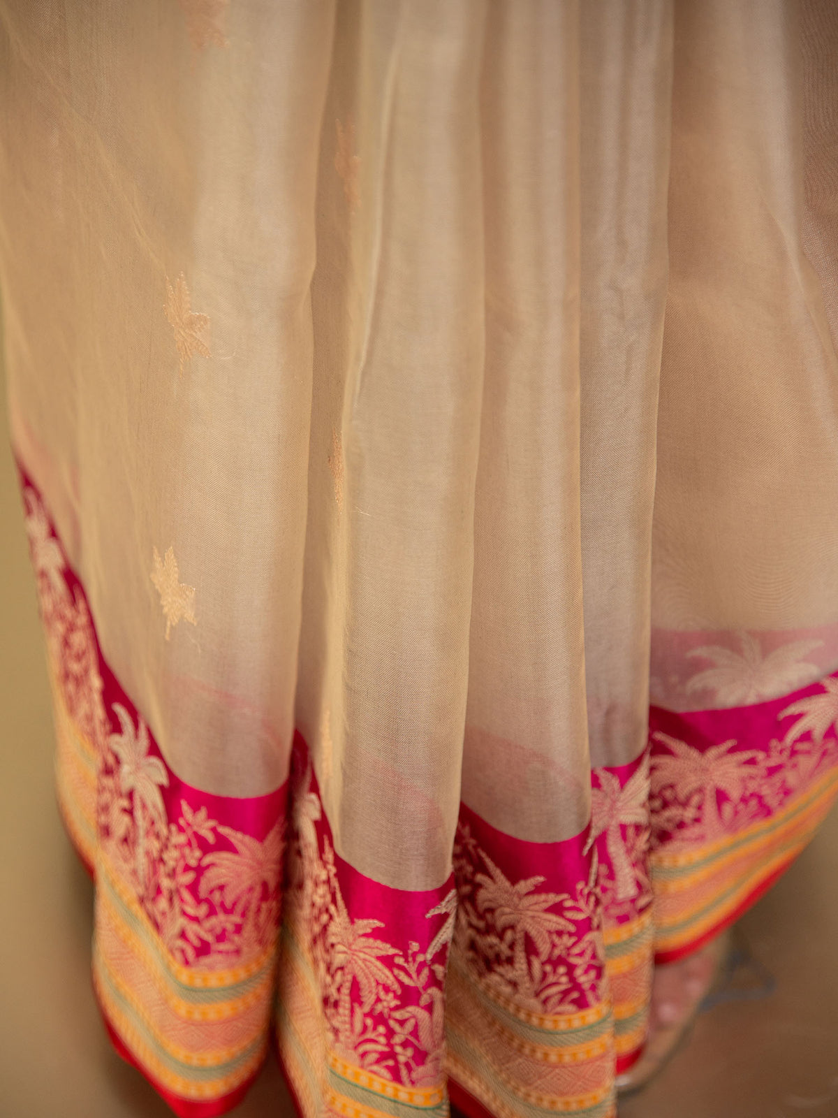 Beige Booti Organza Tissue Silk Handloom Banarasi Saree