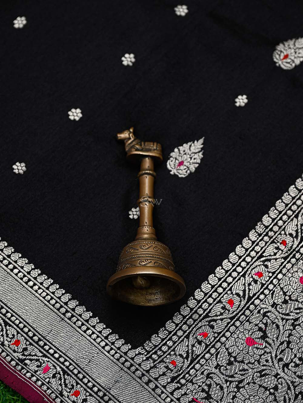 Black Booti Tussar Silk Handloom Banarasi Saree