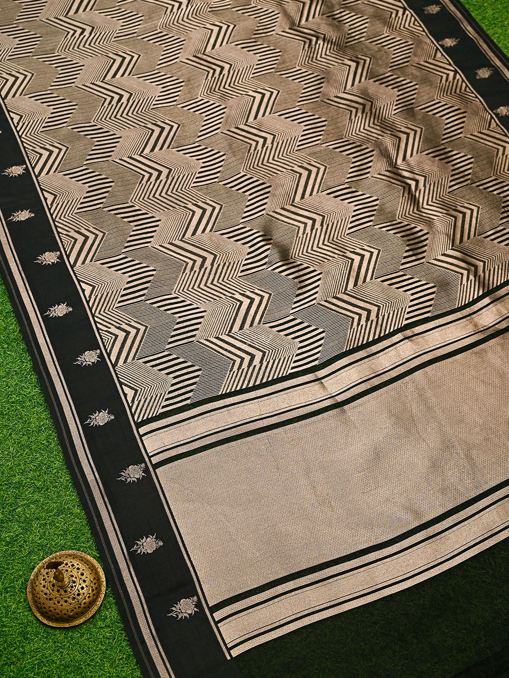 Black Silk Brocade Handloom Banarasi Saree