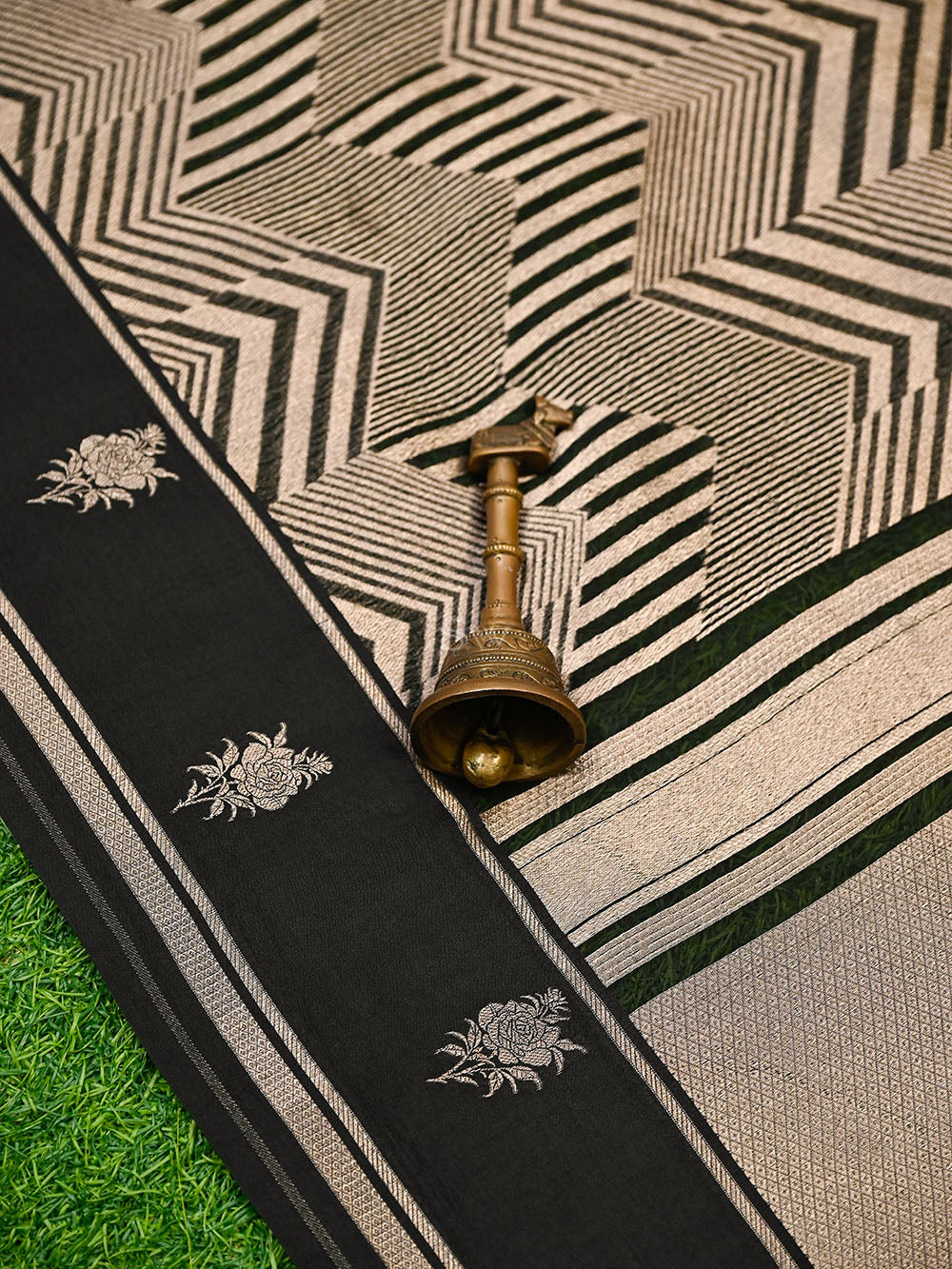 Black Silk Brocade Handloom Banarasi Saree
