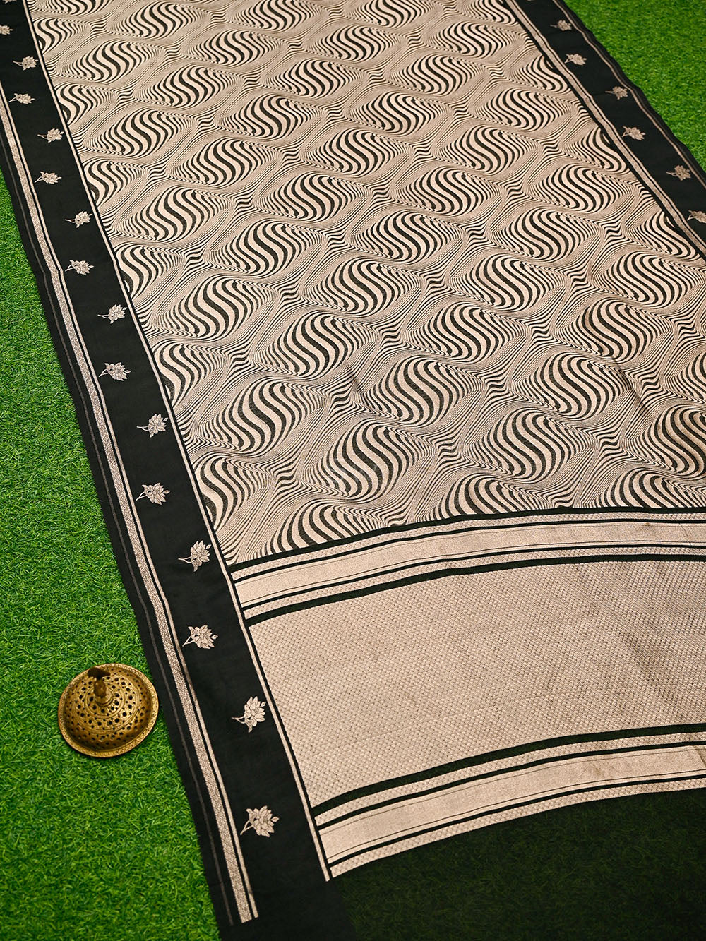 Black Silk Brocade Handloom Banarasi Saree