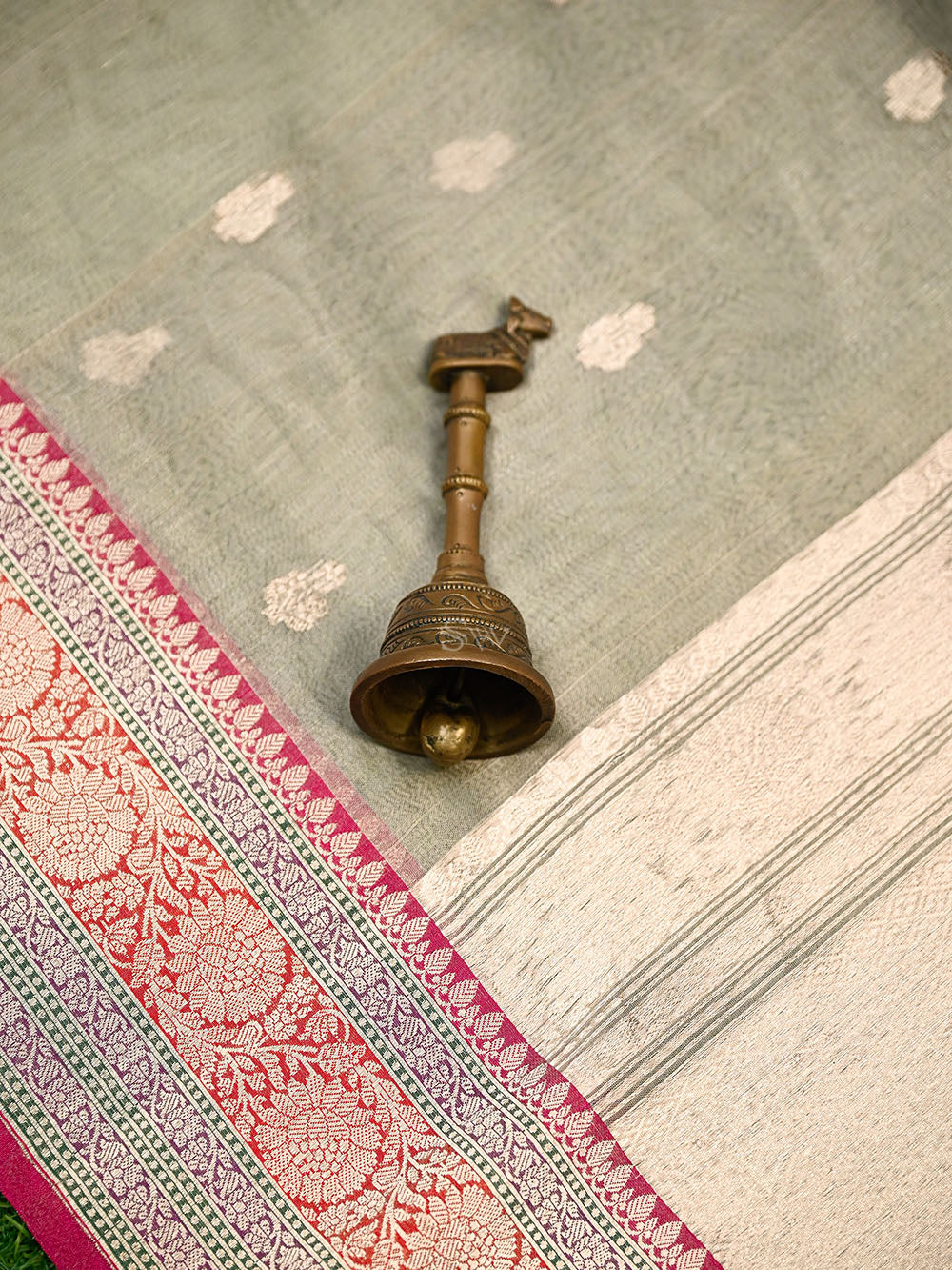Beige Booti Organza Tissue Silk Handloom Banarasi Saree