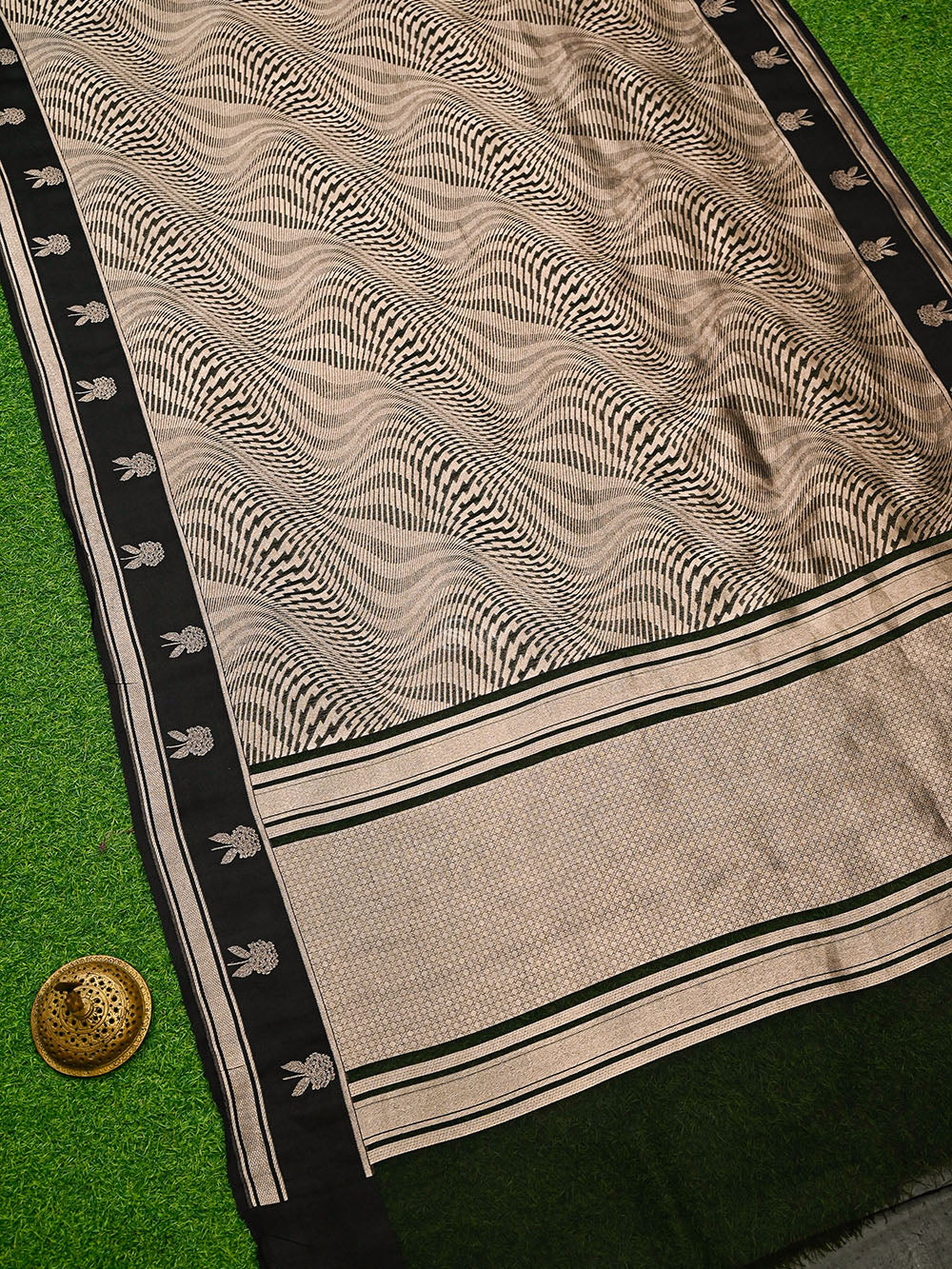Black Silk Brocade Handloom Banarasi Saree