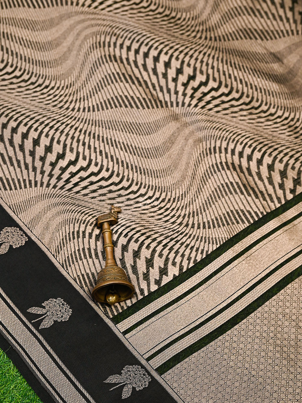 Black Silk Brocade Handloom Banarasi Saree