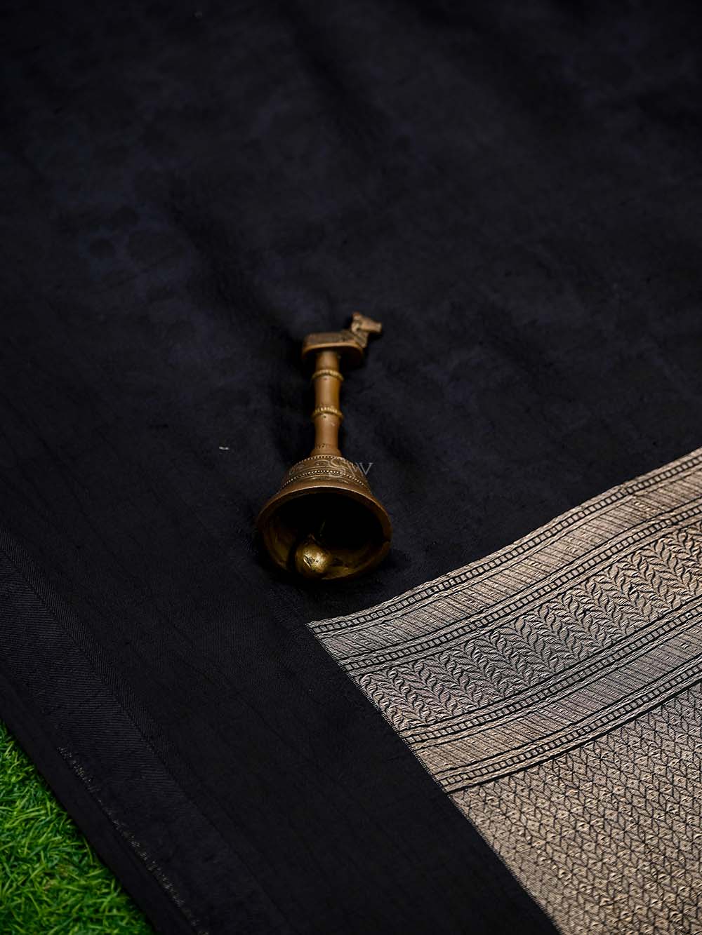 Black Silk Handloom Banarasi Saree - Sacred Weaves