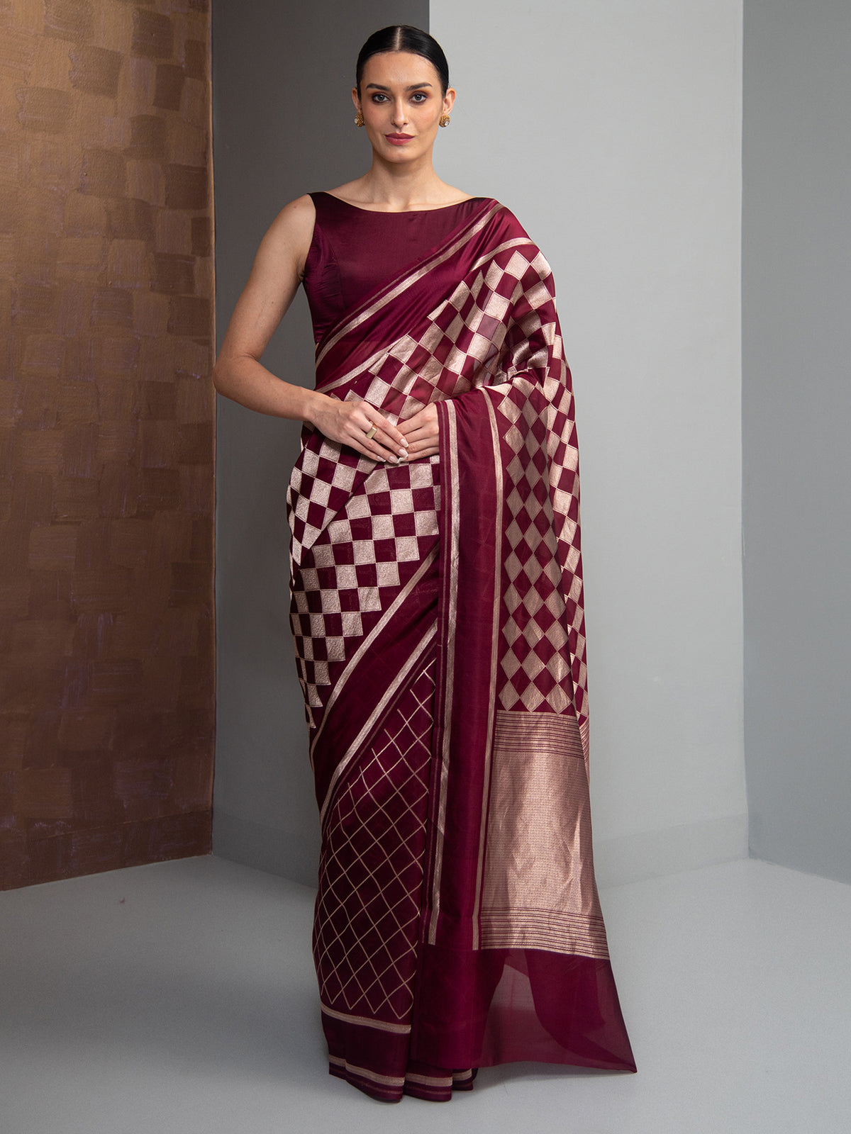 Wine Jaal Silk Handloom Banarasi Saree