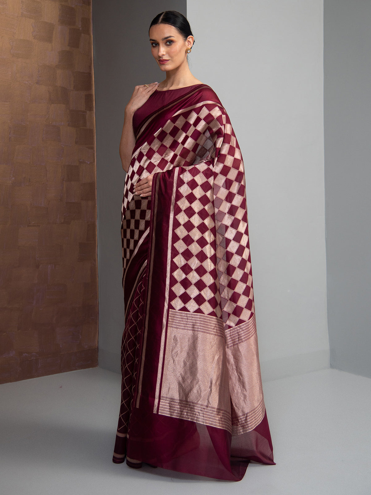 Wine Jaal Silk Handloom Banarasi Saree
