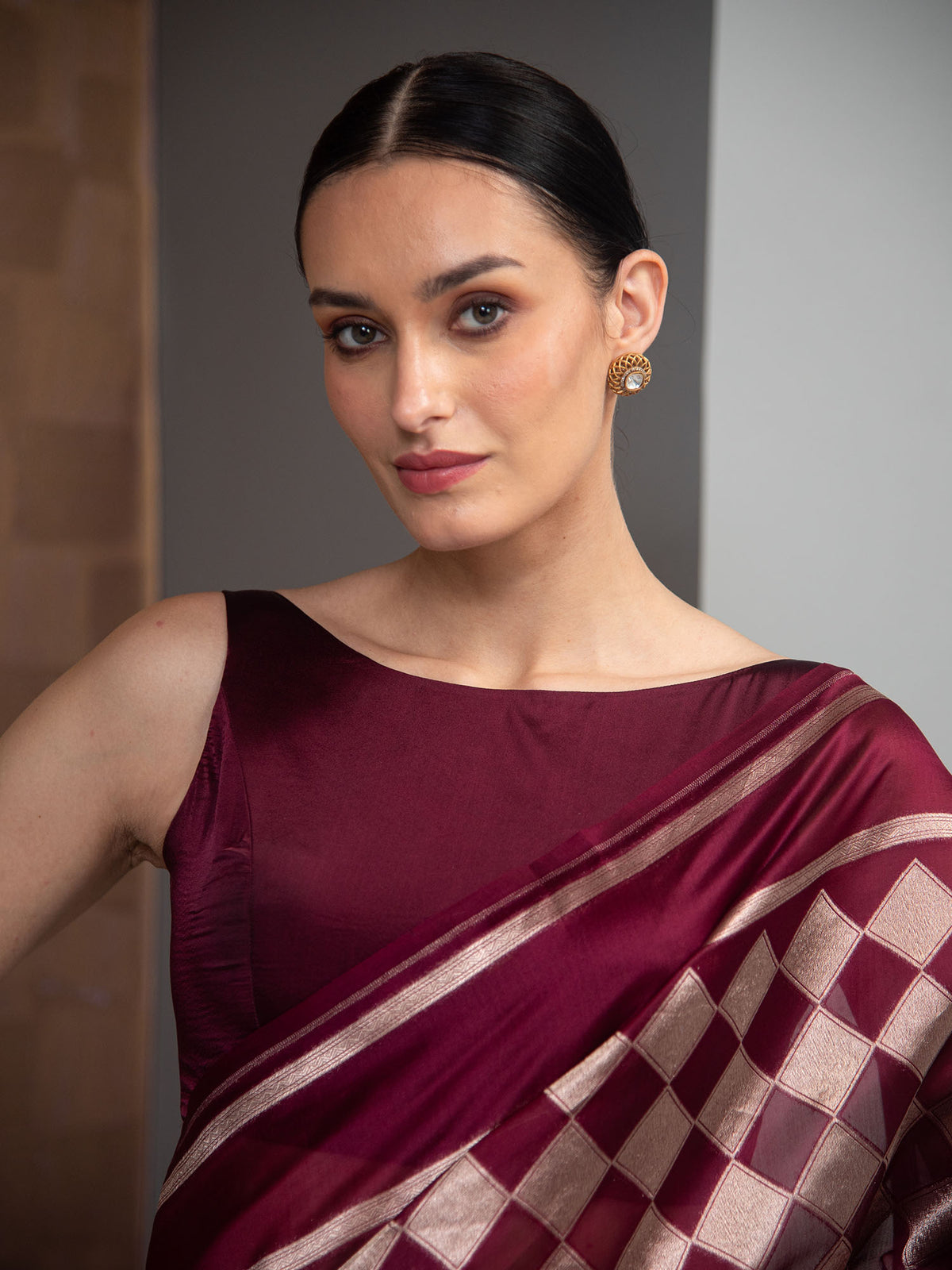 Wine Jaal Silk Handloom Banarasi Saree
