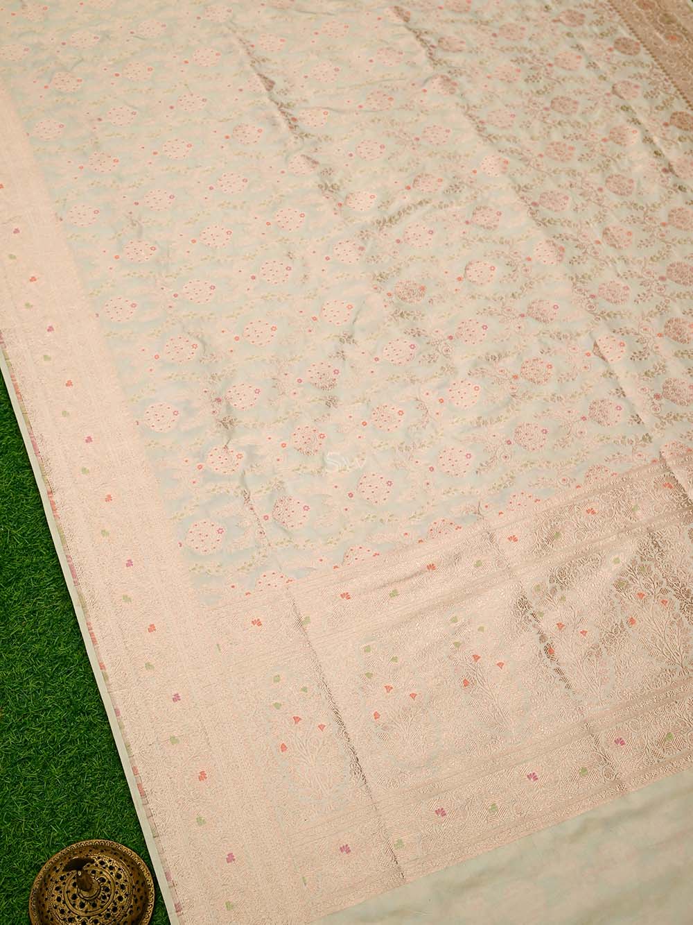 Cream Meenakari Jaal Uppada Katan Silk Handloom Banarasi Saree