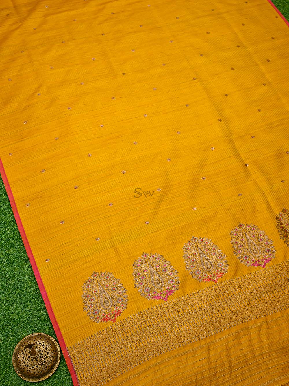 Yellow Booti Dupion Silk Handloom Banarasi Saree