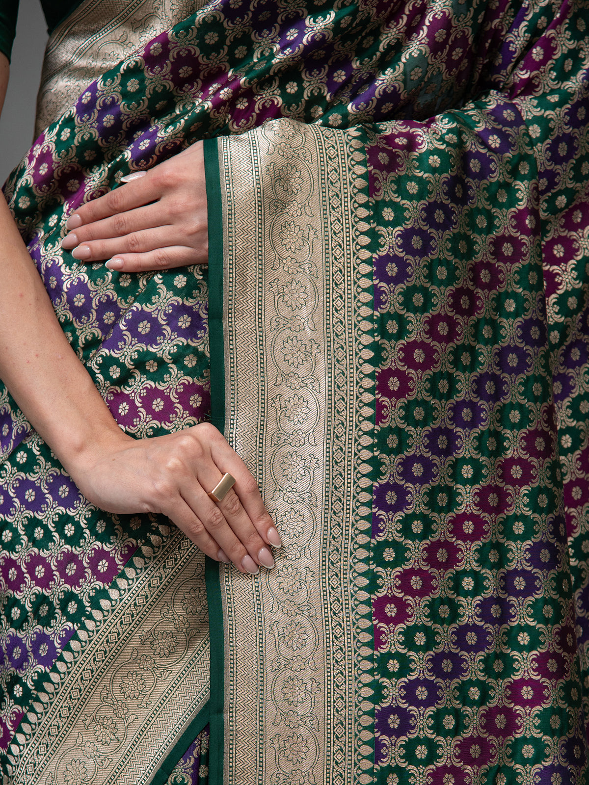 Bottle Green Rangkat Katan Silk Handloom Banarasi Saree