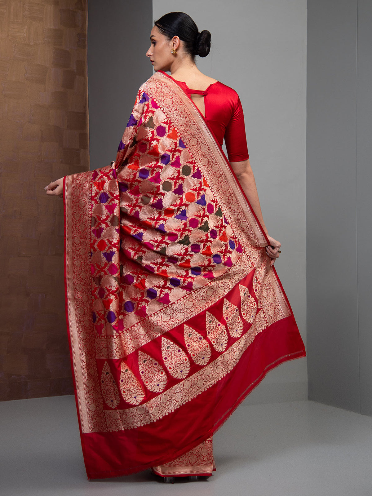 Red Pink Rangkat Katan Silk Handloom Banarasi Saree