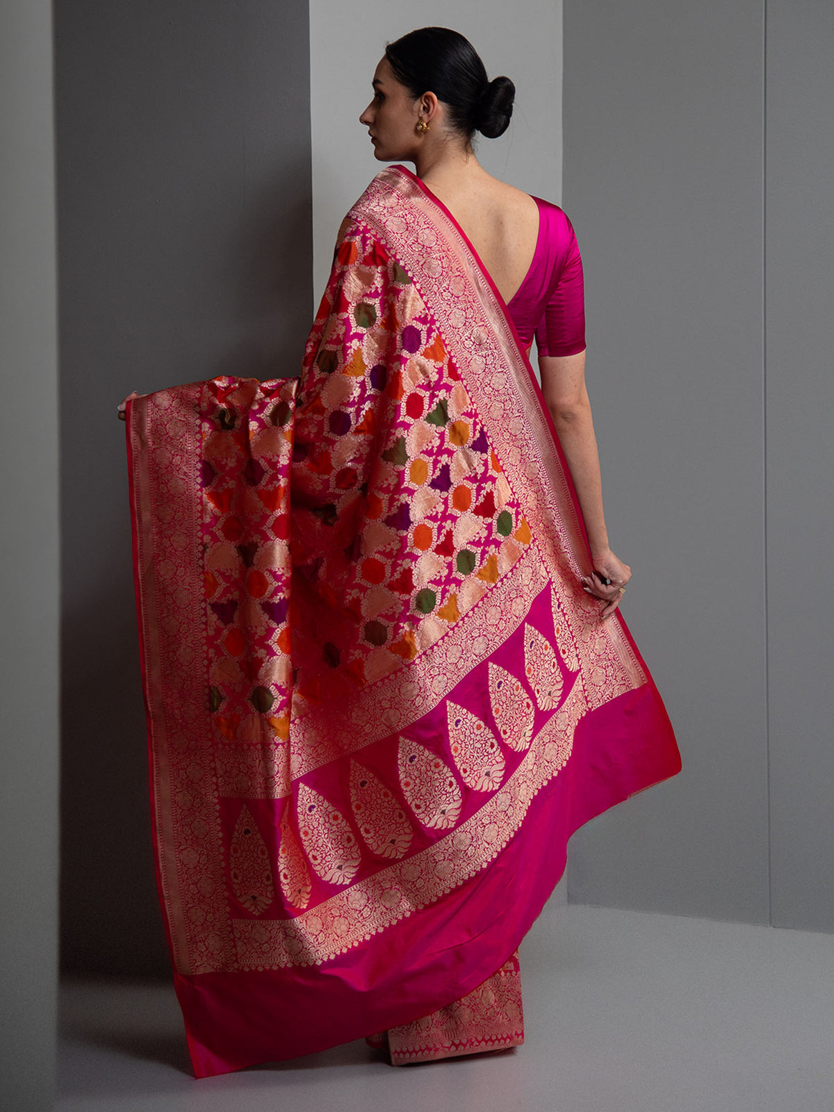 Pink Red Rangkat Katan Silk Handloom Banarasi Saree