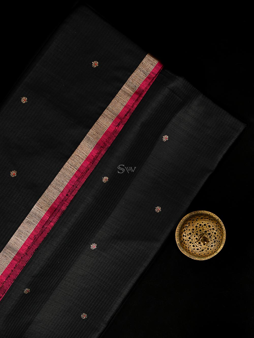 Black Booti Dupion Silk Handloom Banarasi Saree