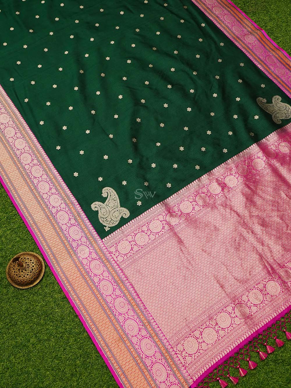 Bottle Green Booti Konia Tussar Silk Handloom Banarasi Saree