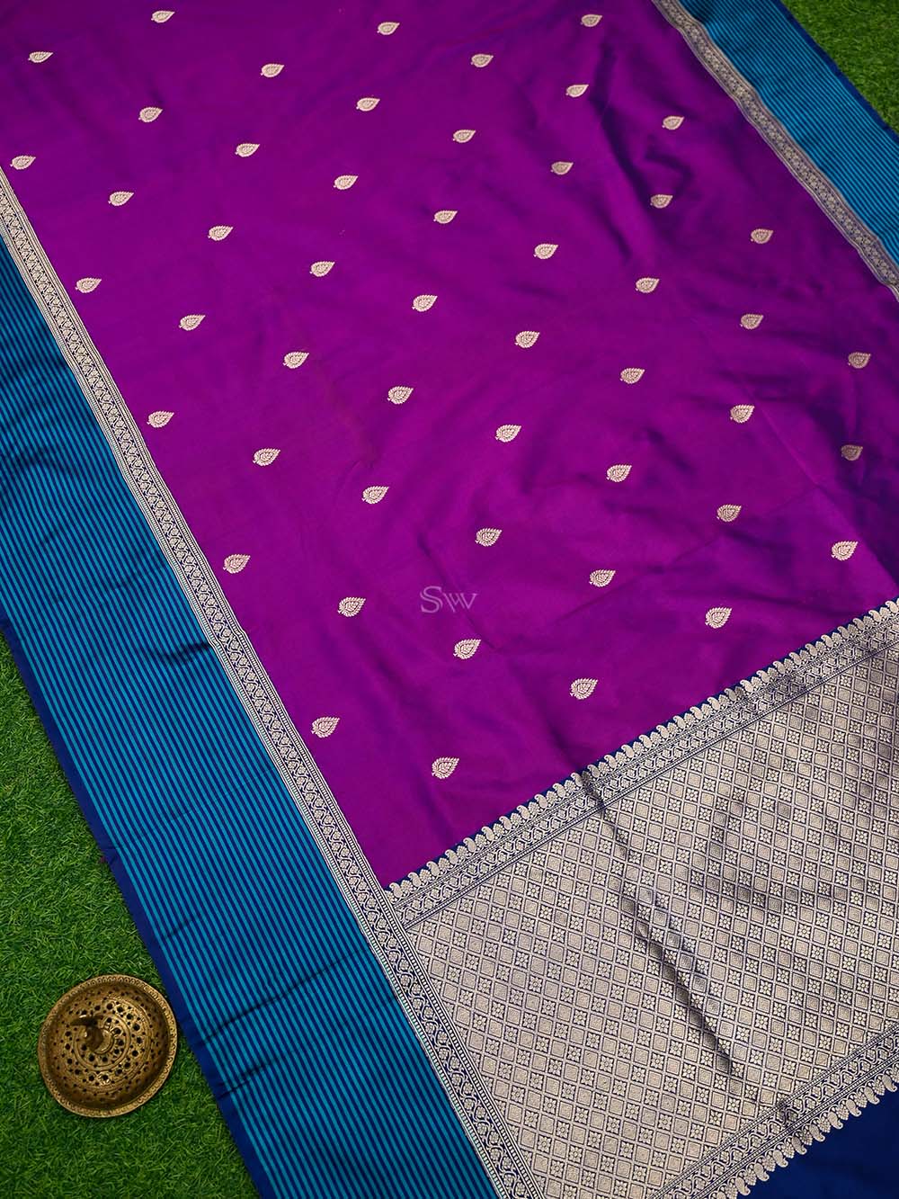 Purple Booti Katan Silk Handloom Banarasi Saree