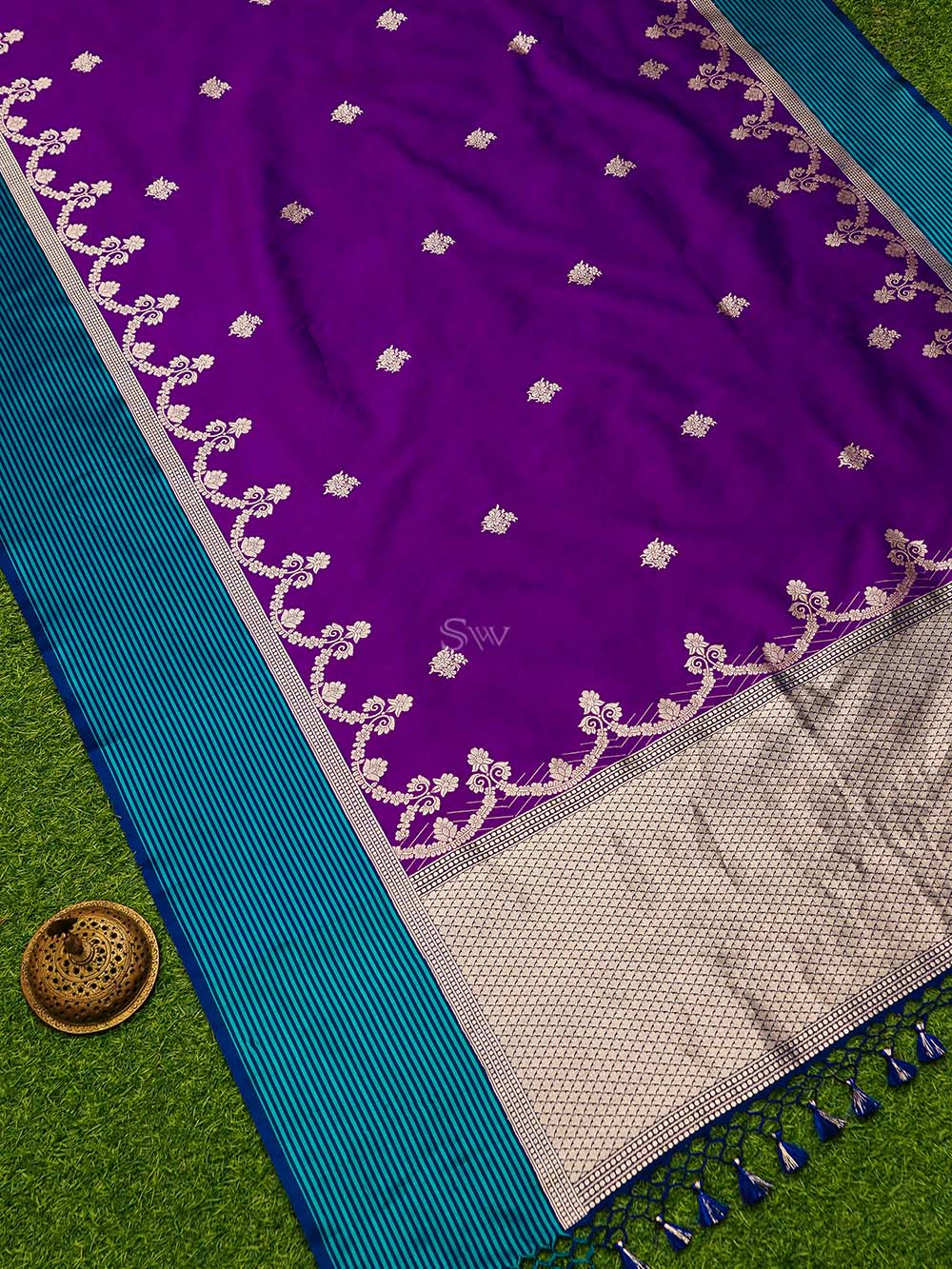 Purple Booti Tussar Silk Handloom Banarasi Saree