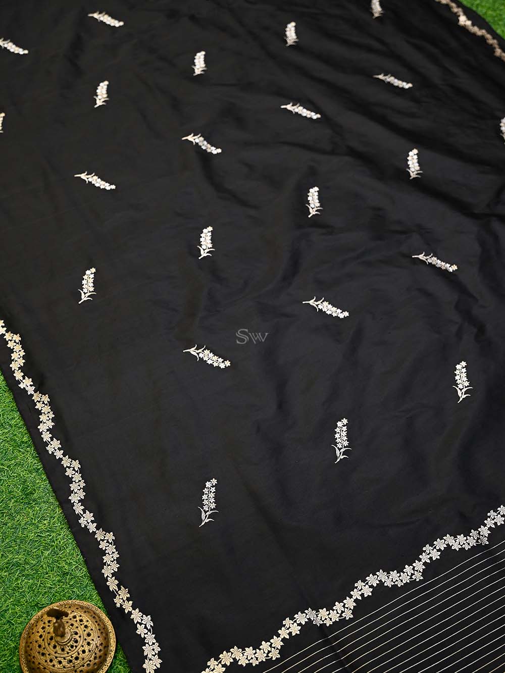 Black Sona Roopa Booti Katan Silk Handloom Banarasi Saree - Sacred Weaves