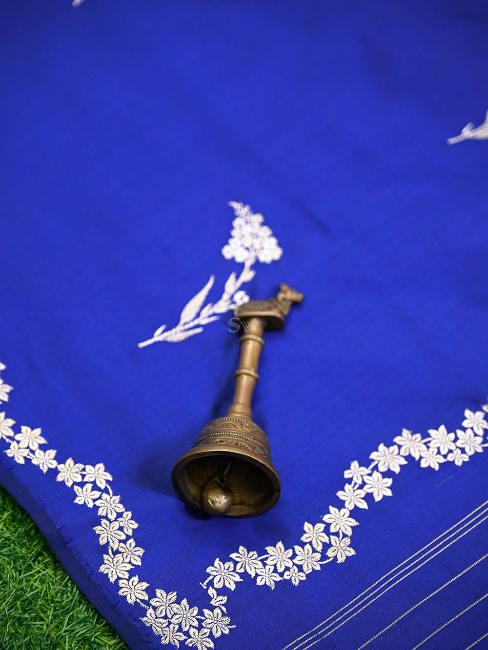 Blue Sona Roopa Booti Katan Silk Handloom Banarasi Saree - Sacred Weaves