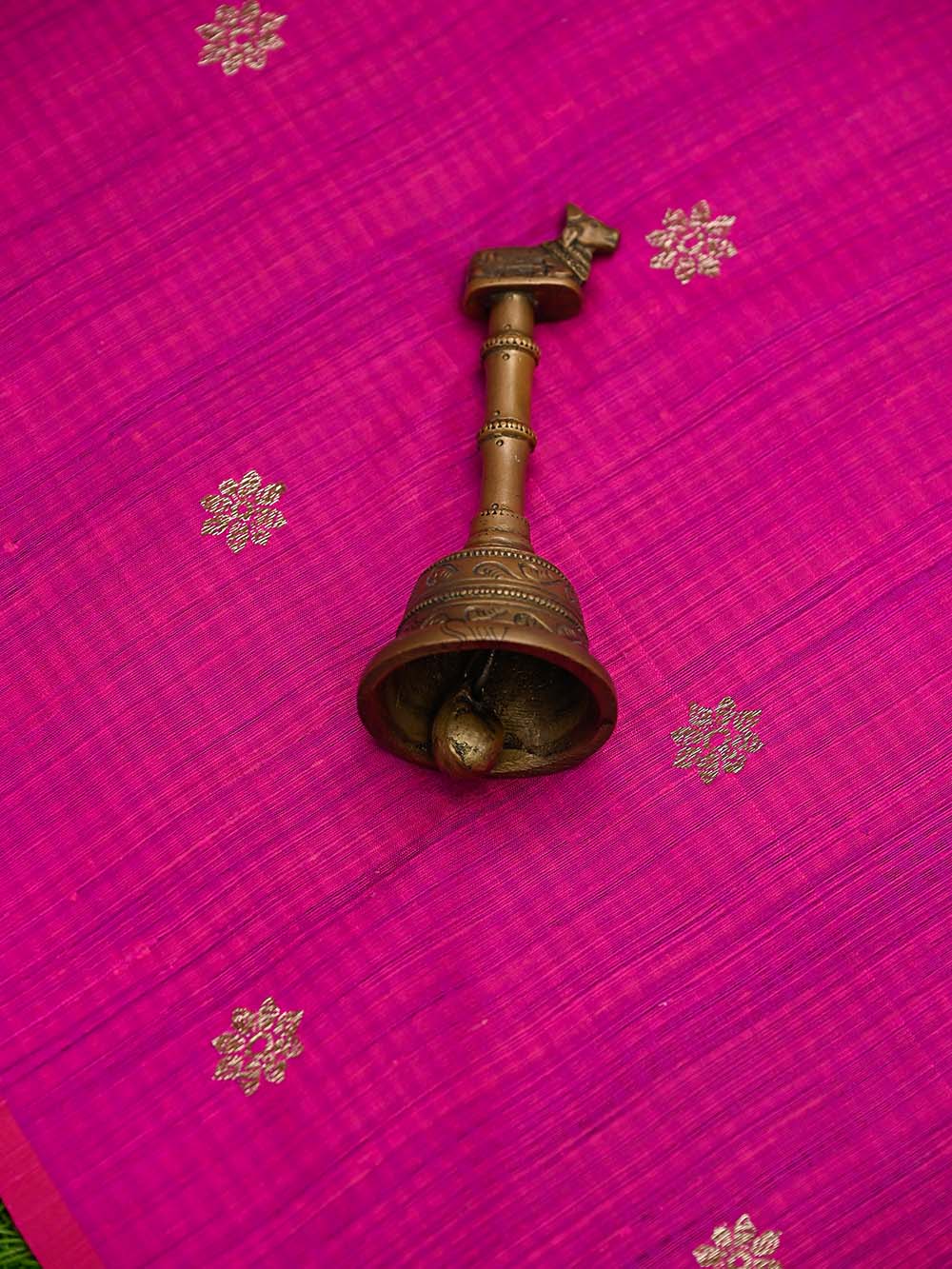 Magenta Booti Dupion Silk Handloom Banarasi Saree