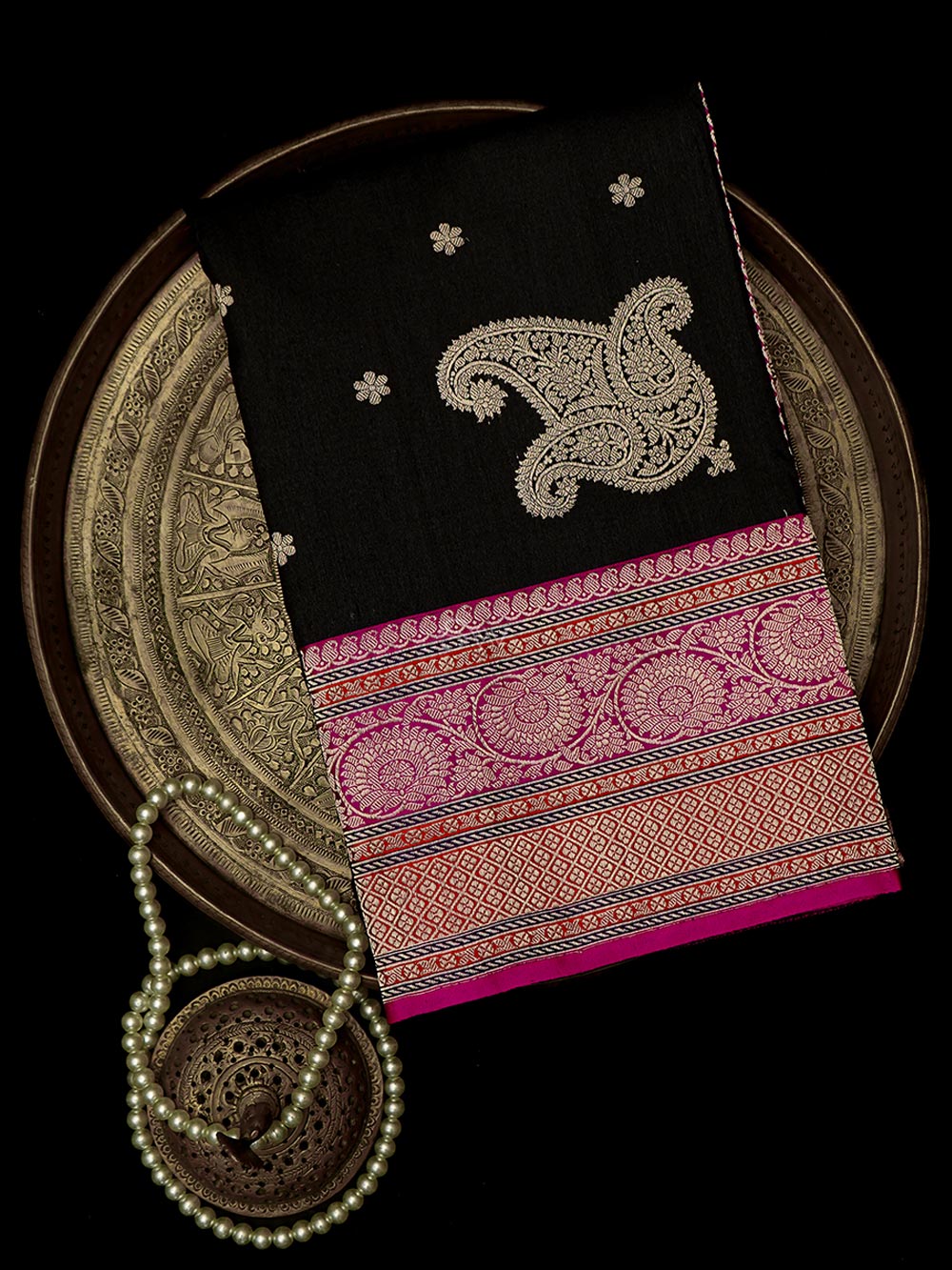Black Booti Konia Tussar Silk Handloom Banarasi Saree