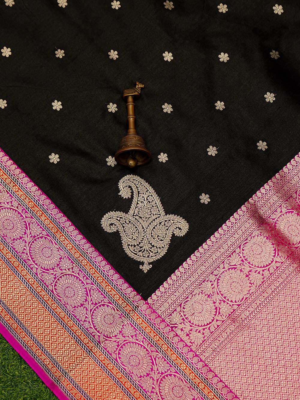 Black Booti Konia Tussar Silk Handloom Banarasi Saree