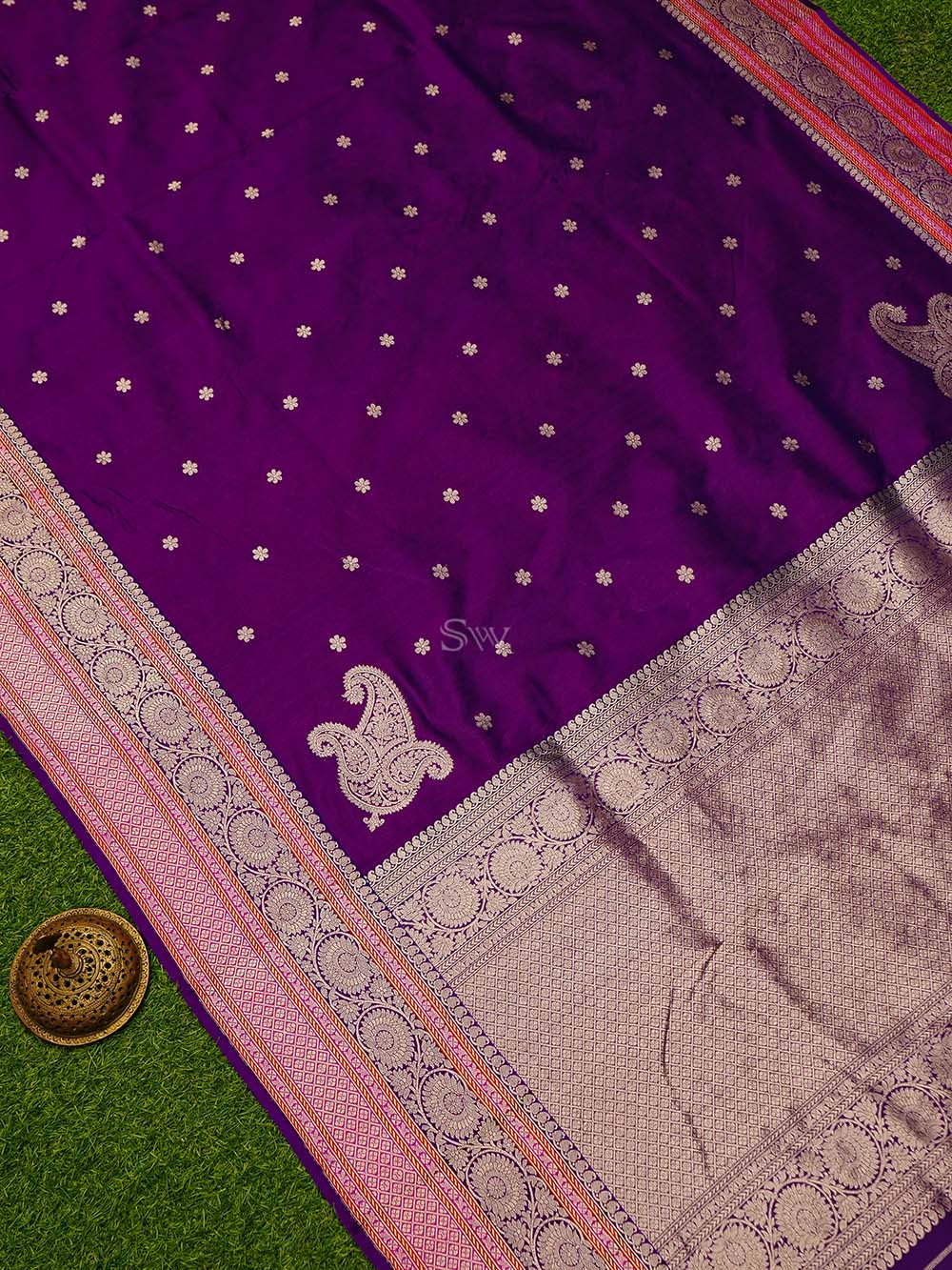Purple Booti Konia Tussar Silk Handloom Banarasi Saree