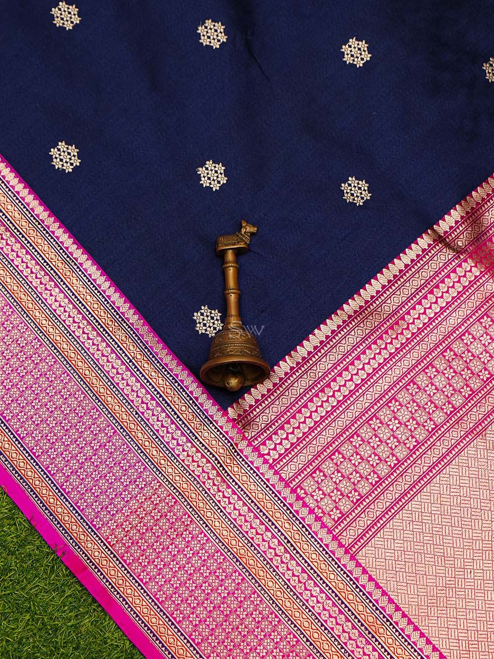 Navy Blue Booti Tussar Silk Handloom Banarasi Saree