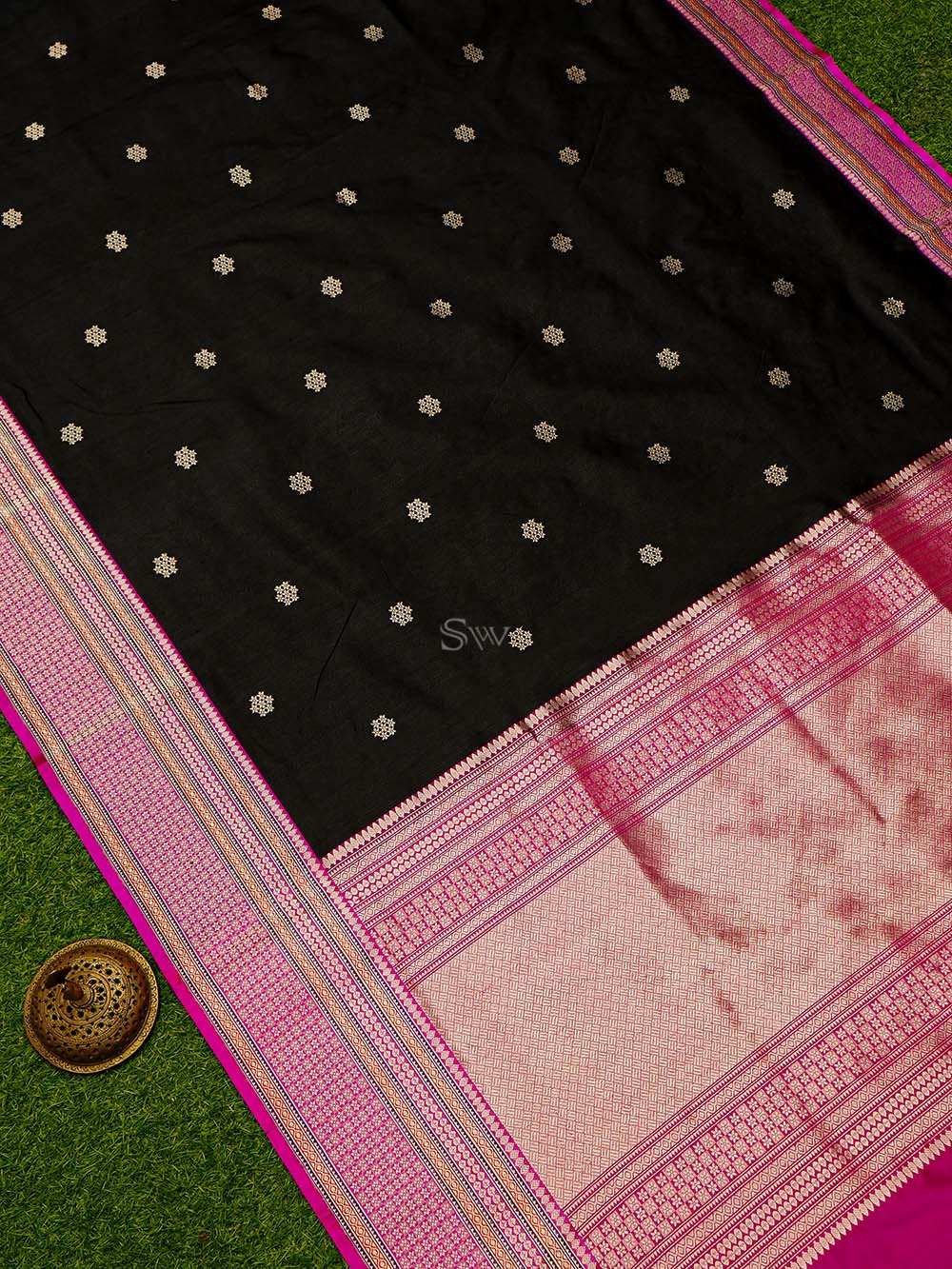 Black Booti Tussar Silk Handloom Banarasi Saree