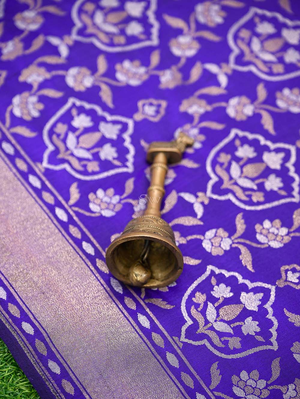 Violet Sona Roopa Jaal Katan Silk Handloom Banarasi Saree