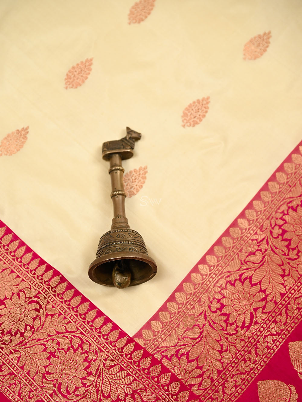 Cream Boota Katan Silk Handloom Banarasi Saree