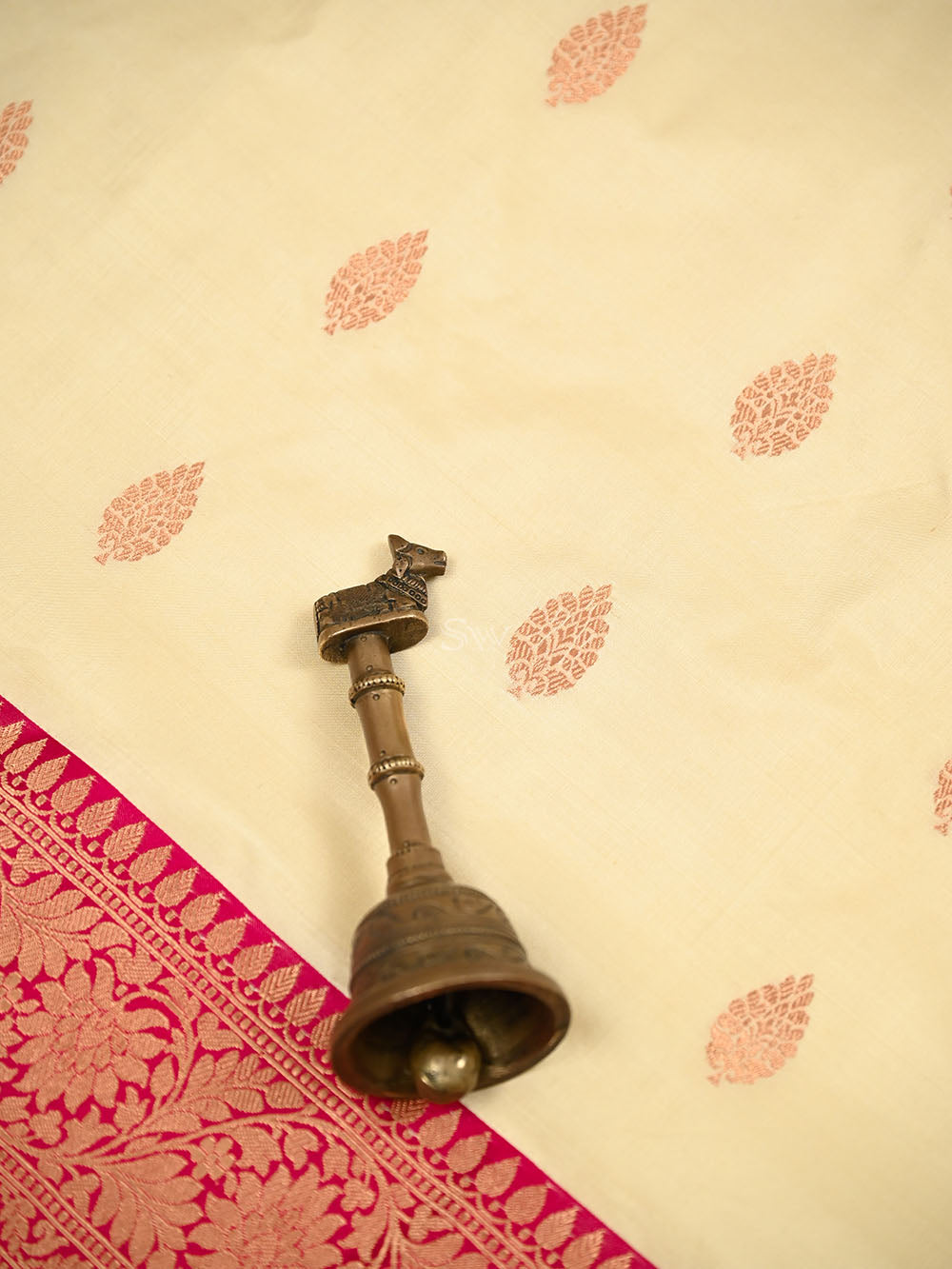 Cream Boota Katan Silk Handloom Banarasi Saree