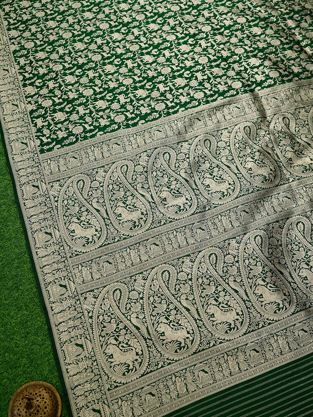 Bottle Green Shikargah Katan Silk Handloom Banarasi Saree - Sacred Weaves