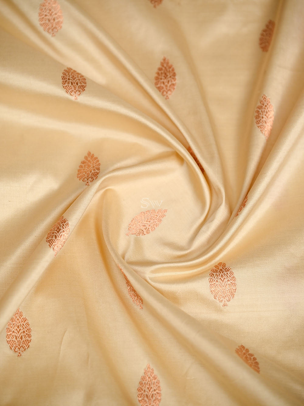 Cream Boota Katan Silk Handloom Banarasi Saree