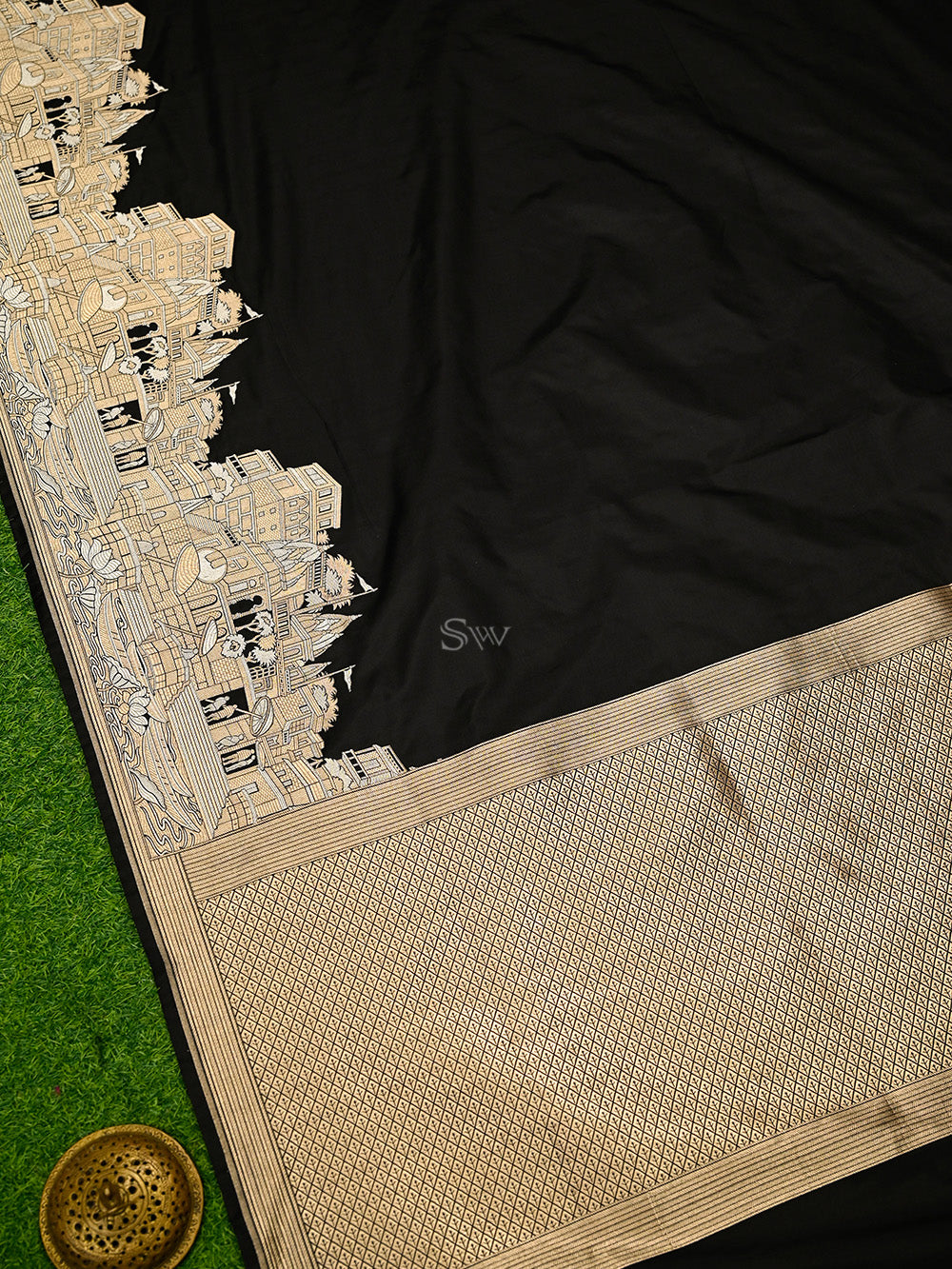 Black Katan Silk Handloom Banarasi Saree - Sacred Weaves