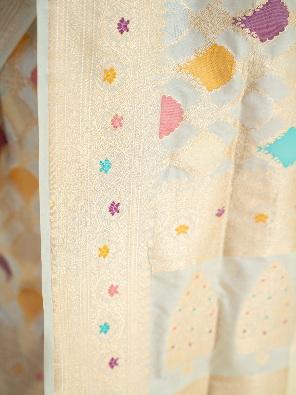 White Rangkat Katan Silk Handloom Banarasi Saree - Sacred Weaves