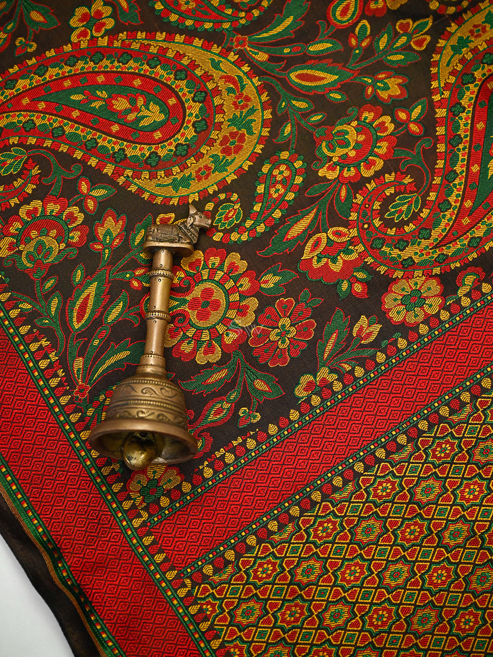 Black Paisley Tanchoi Silk Handloom Banarasi Saree - Sacred Weaves