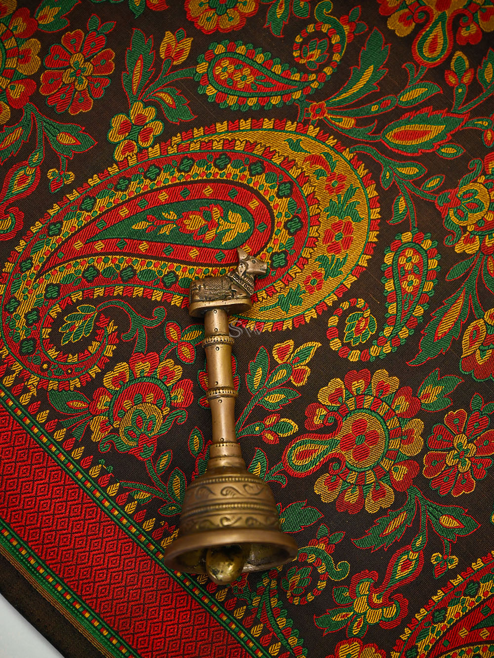 Black Paisley Tanchoi Silk Handloom Banarasi Saree - Sacred Weaves