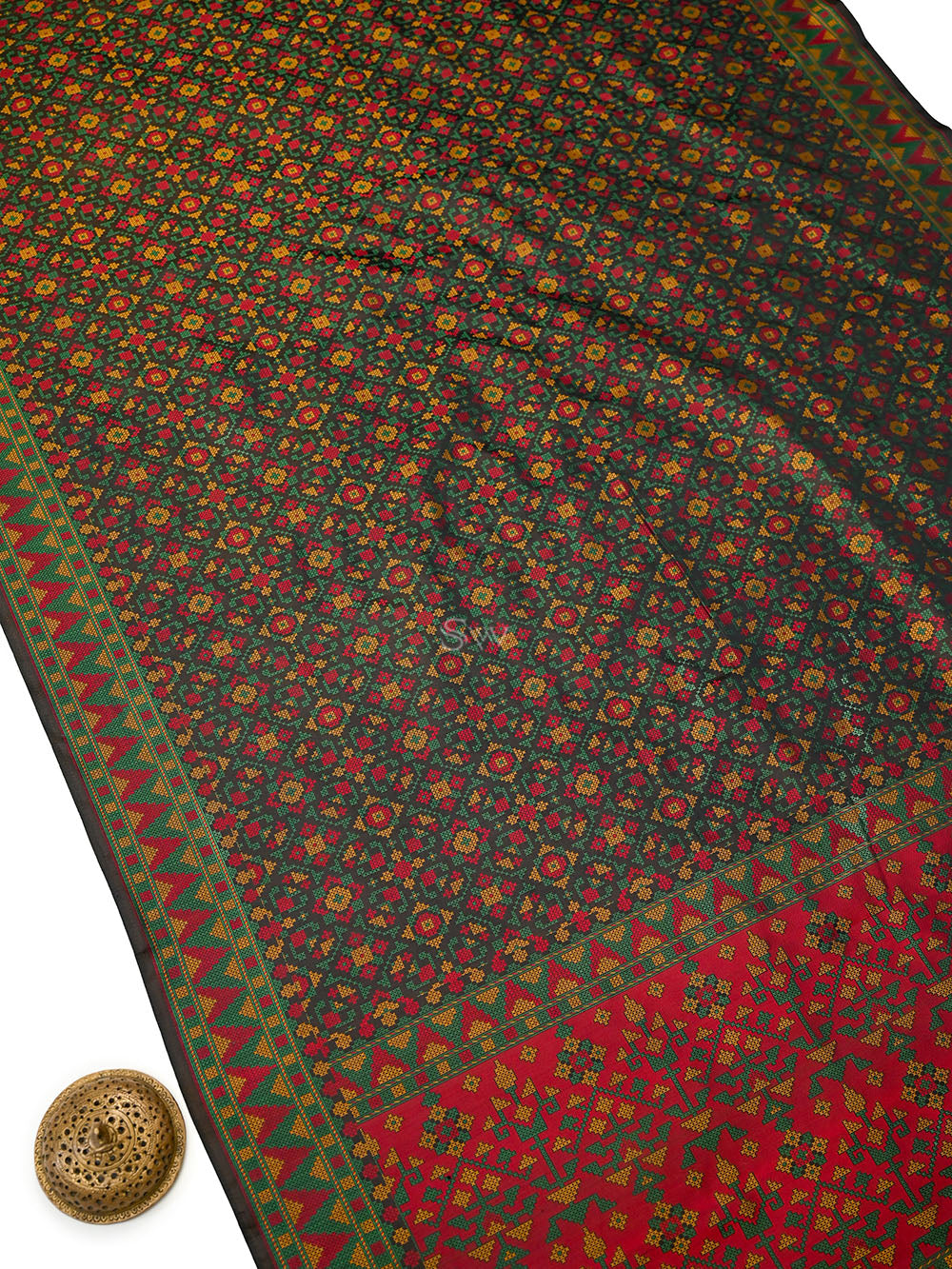 Black Geometric Tanchoi Silk Handloom Banarasi Saree - Sacred Weaves