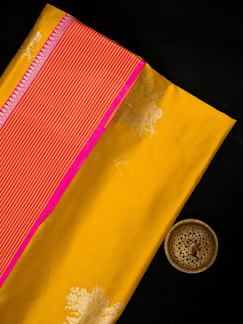 Yellow Boota Pure Silk Handloom Banarasi Saree