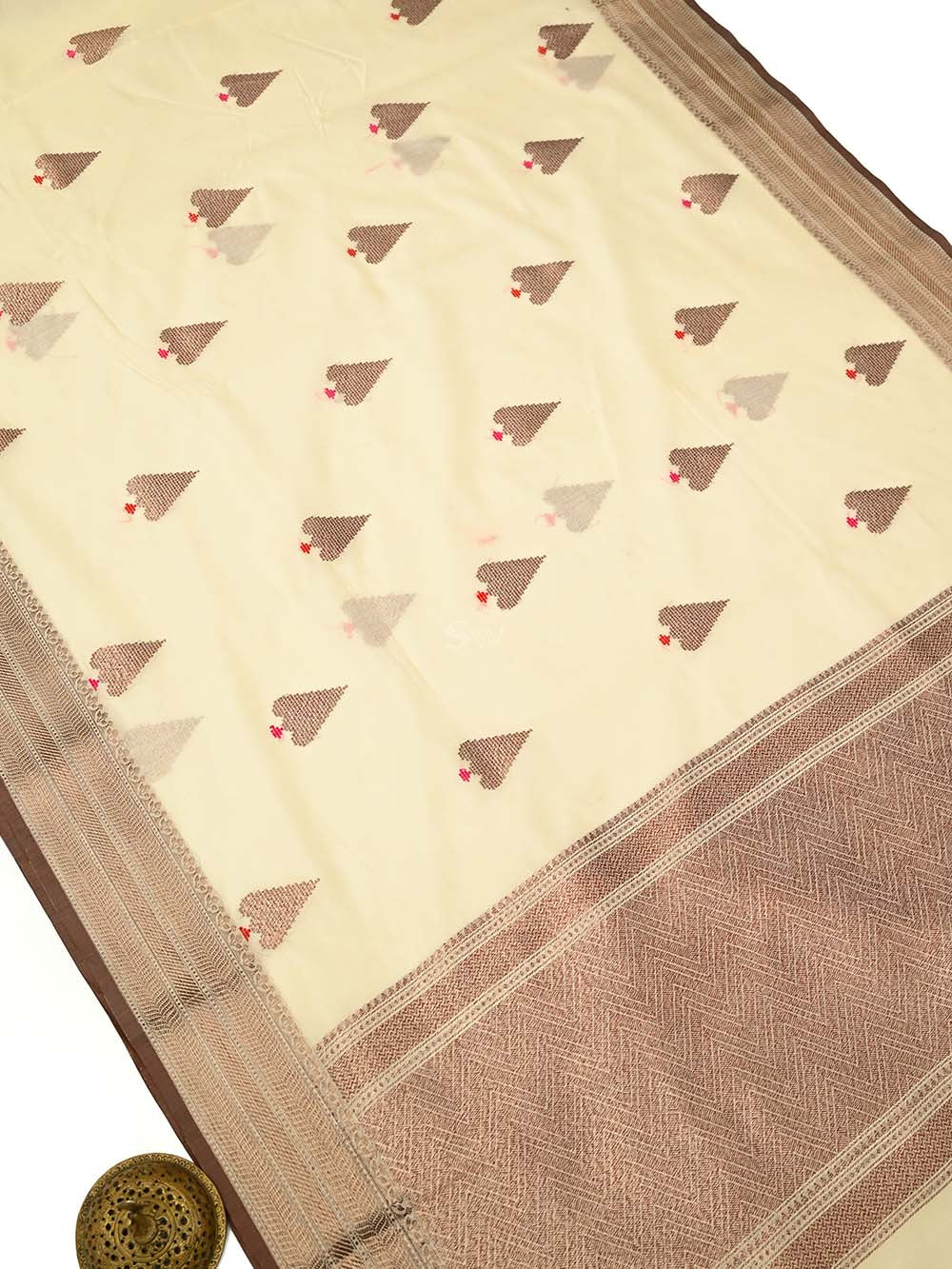 Cream Booti Chanderi Silk Handloom Banarasi Saree - Sacred Weaves