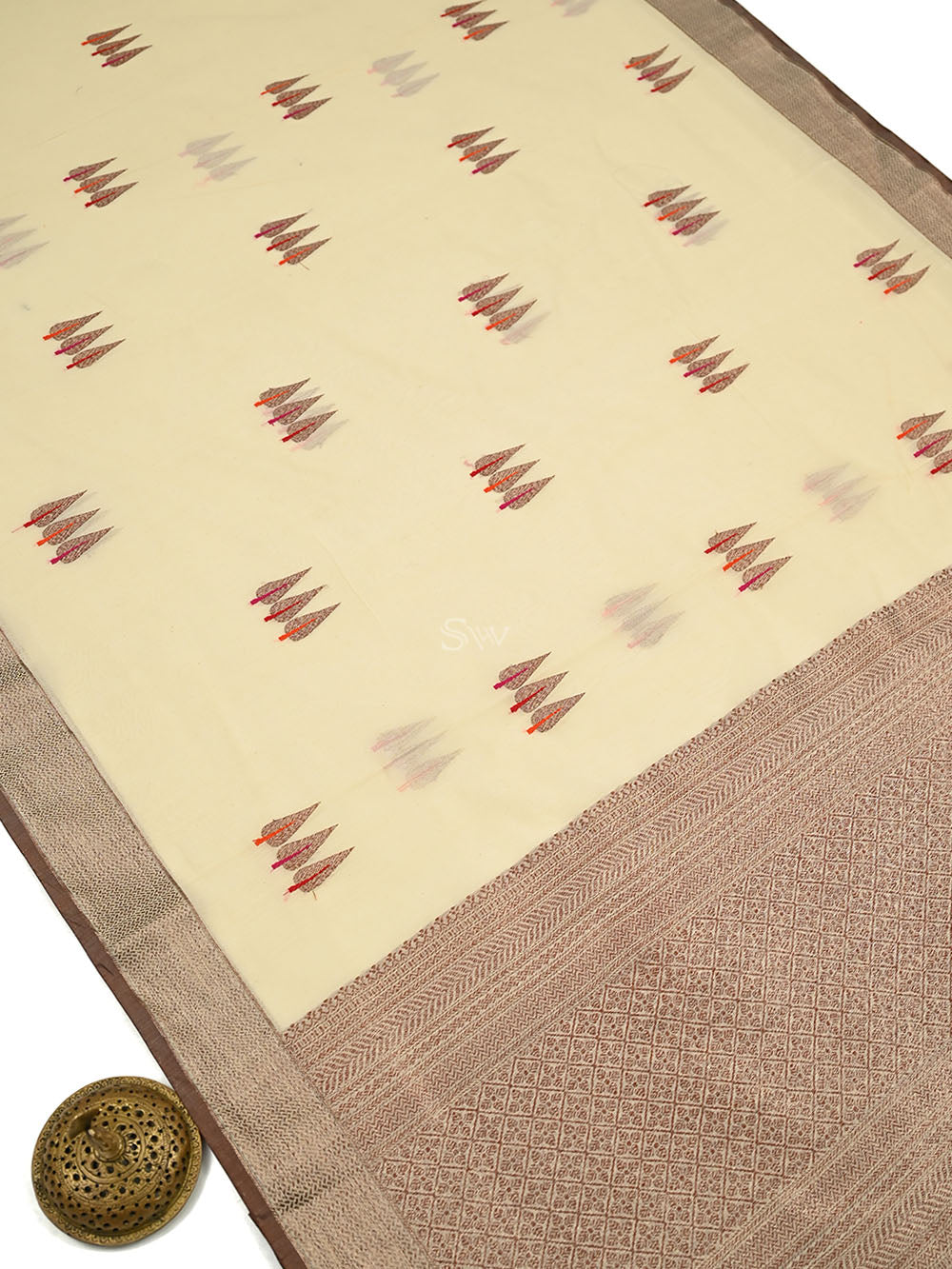 Cream Booti Chanderi Silk Handloom Banarasi Saree
